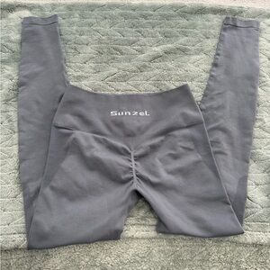 NWOT Sunzel Leggings